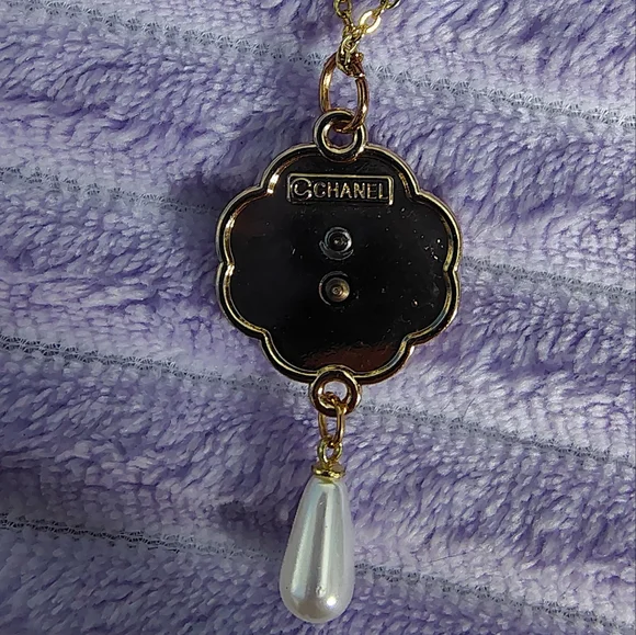 Chanel Pink/White Clover Zipper Pull Pendant/18k Gold Plated Chain. - Picture 6 of 6